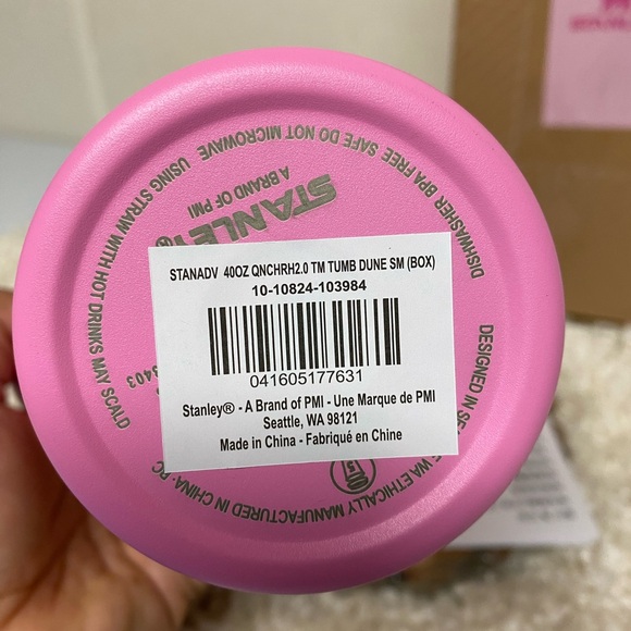 Stanley Pink Hello Kitty Quencher Tumbler - Picture 5 of 10